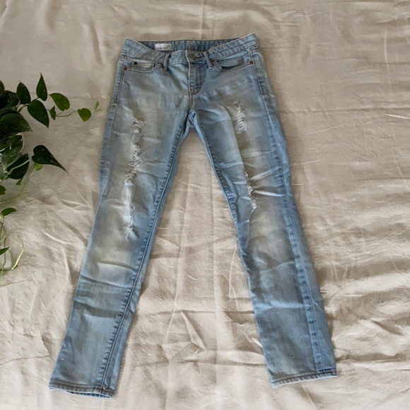 Gap Light Wash Distressed Skinny Jeans Size 25 - Picture 2 of 9